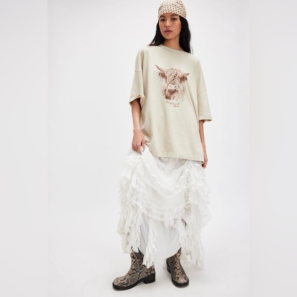 NWT Free People We the Free Farm Friends Graphic T-Shirt - Highland Cow - S - Picture 4 of 4